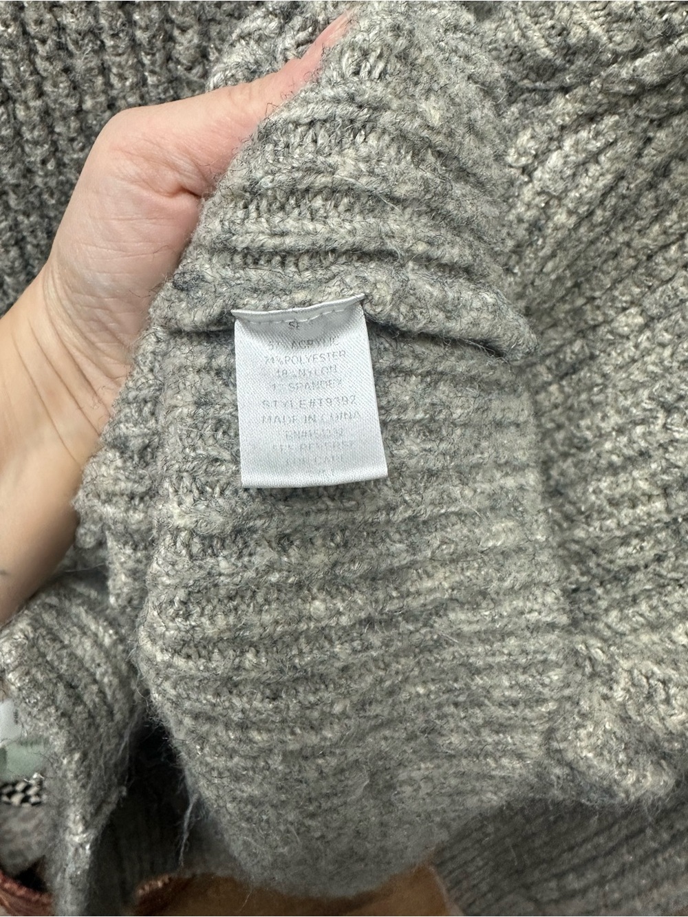Vision Chunky Ribbed V-Neck Button Cardigan - Picture 5 of 6